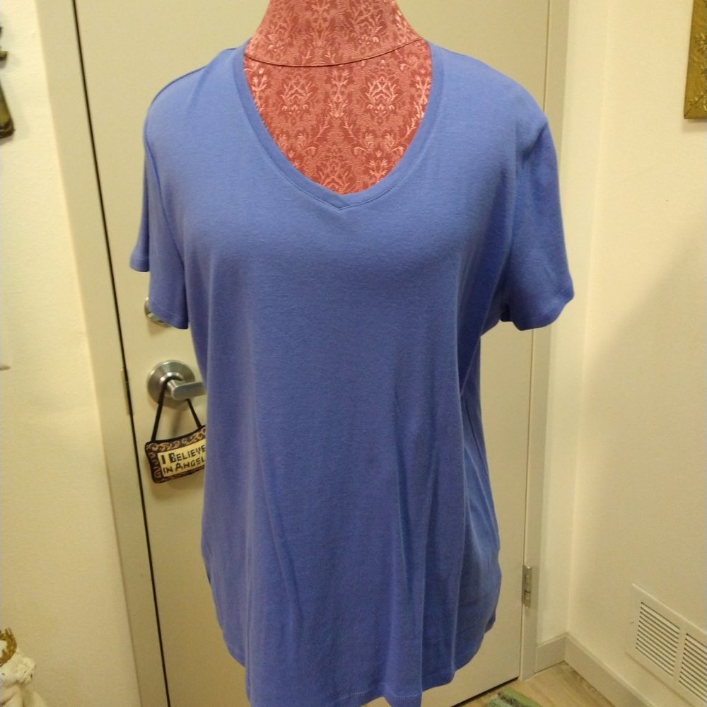 New Croft & Barrow Blue V-Neck Classic Tee Woman's Size XL
